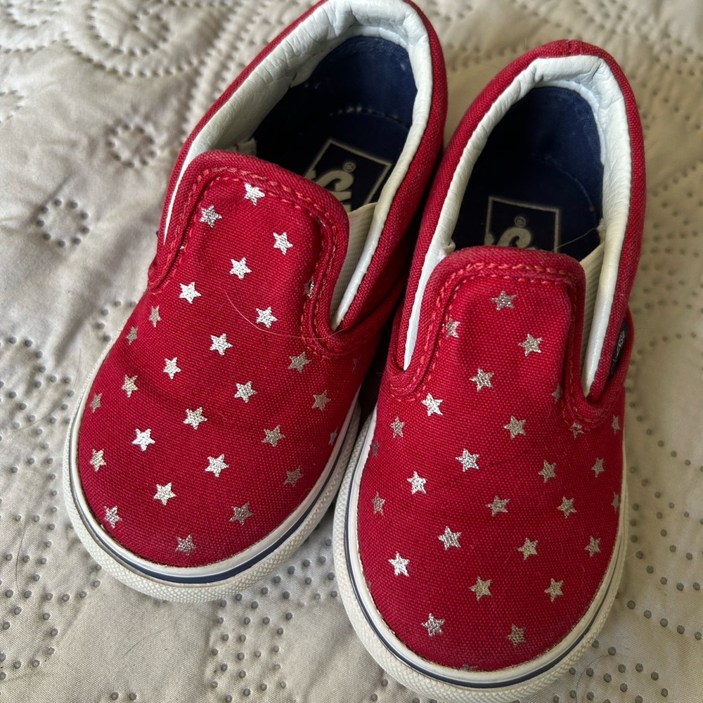 Vans Old School Skate Slip Ons in red with silver stars. Baby Size 5.5 Nice!